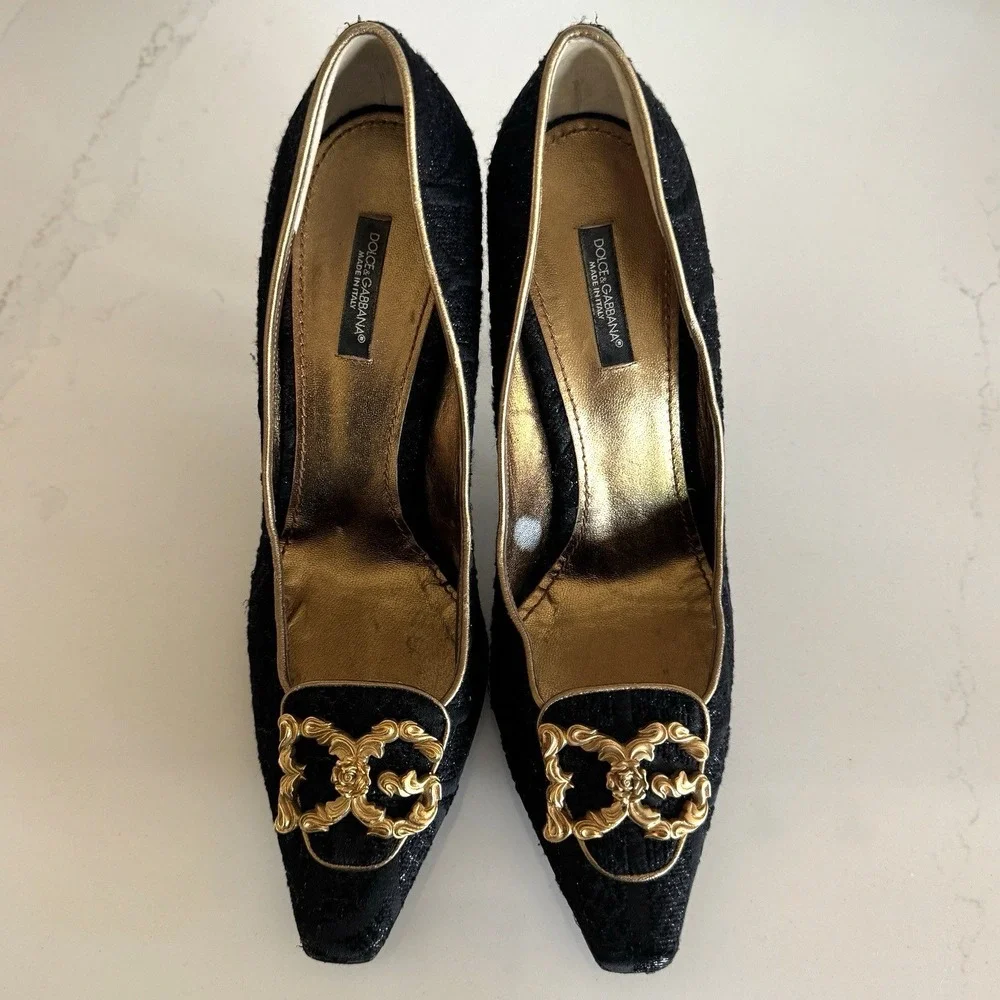 Dolce & Gabbana Baroque Black Pumps Gold‎ DG Logo Brooch Womens 39 Y2K Vintage